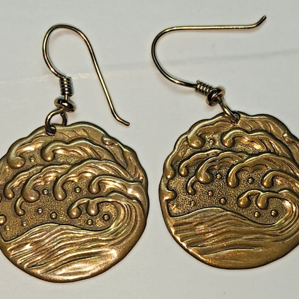 Hammered Copper ocean waves disk dangle hooked earrings.